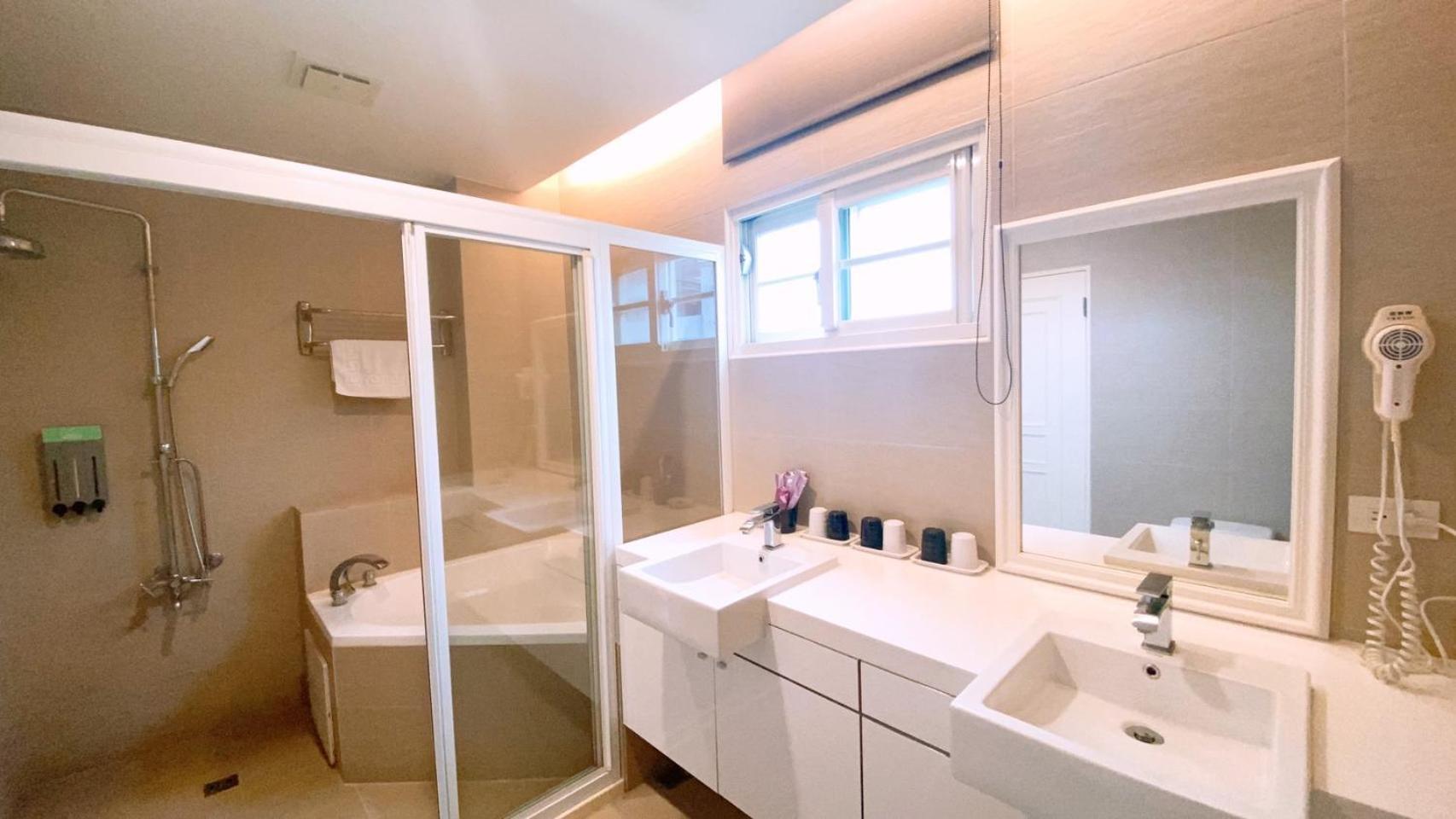 伊莎愛莉溜滑梯親子民宿 Wujie Habitación foto